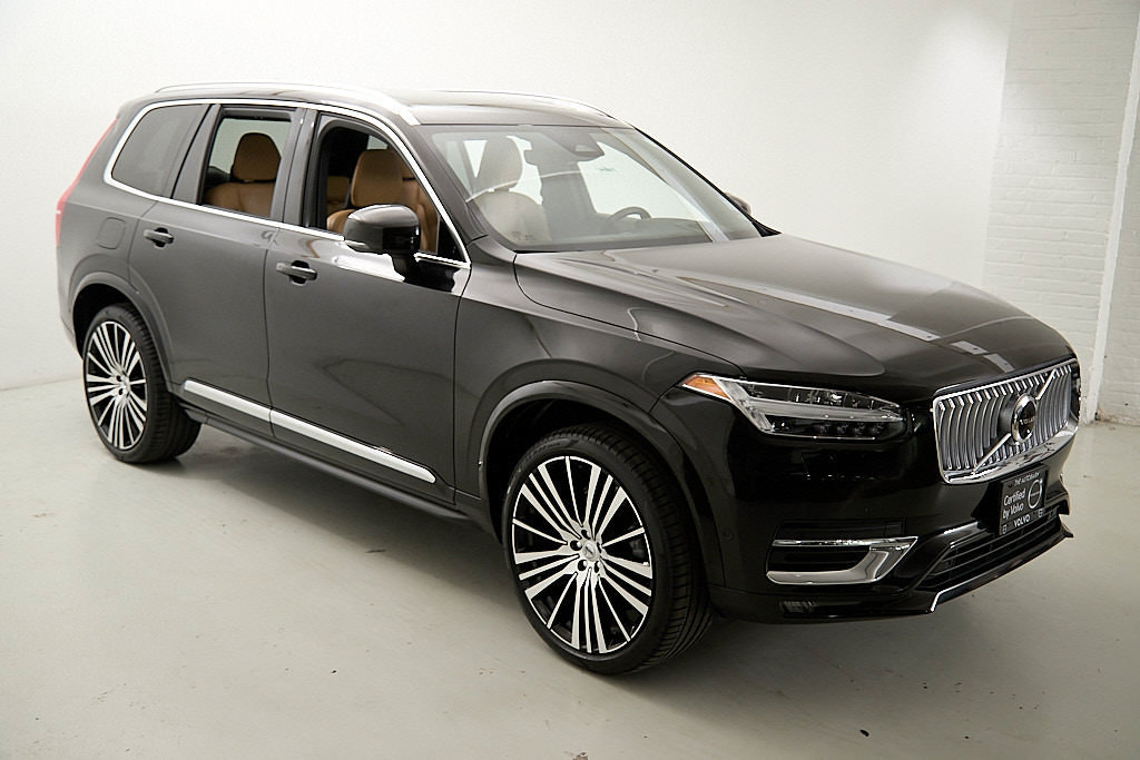 Certified 2023 Volvo XC90 B6 Ultimate w/ Protection Package Premier AWD/4WD image 4