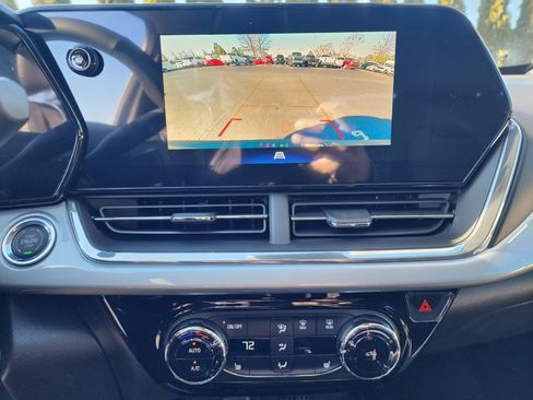 New 2026 Chevrolet Trax LT w/ Driver Confidence Package FWD image 32