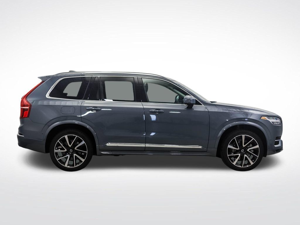 Used 2023 Volvo XC90 B5 Plus AWD/4WD image 6