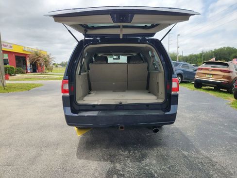 Used 2017 Lincoln Navigator L Select RWD image 13