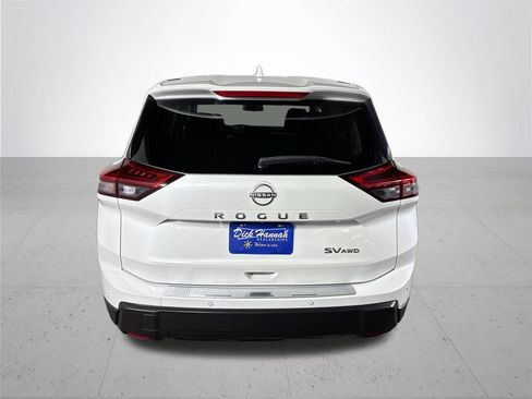 Used 2024 Nissan Rogue SV AWD/4WD image 7