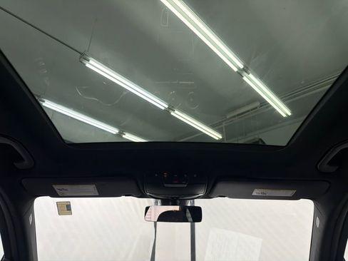 Used 2021 Mercedes-Benz GLC 300 w/ Premium Package image 24