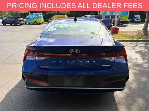 Used 2025 Hyundai Elantra Limited FWD image 5