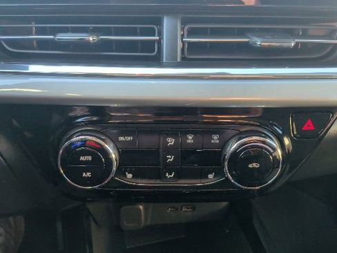 Certified 2025 Chevrolet Trax LT w/ Driver Confidence Package image 22