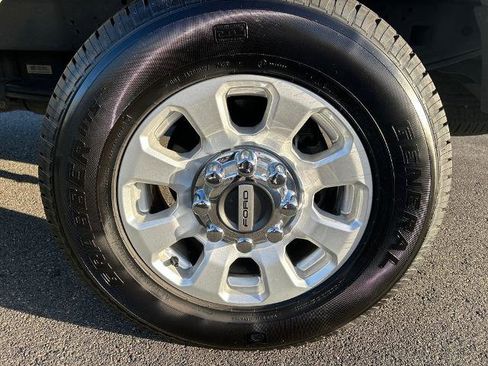 Certified 2023 Ford F250 XLT AWD/4WD image 13