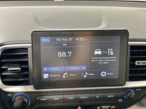 Used 2023 Hyundai Venue SEL image 12