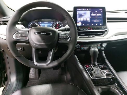 Used 2024 Jeep Compass Limited image 15