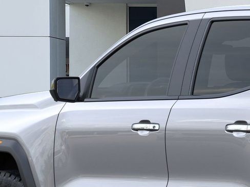 New 2026 GMC Canyon Denali image 12