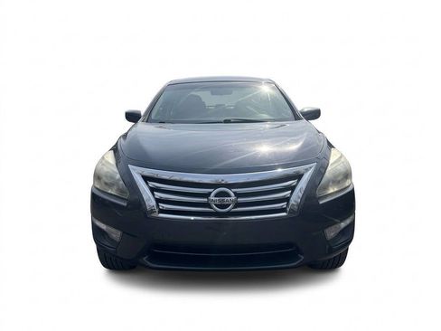 Used 2015 Nissan Altima 2.5 S w/ Sport Value Package image 2
