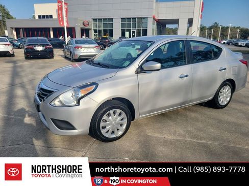Used 2019 Nissan Versa SV image 1