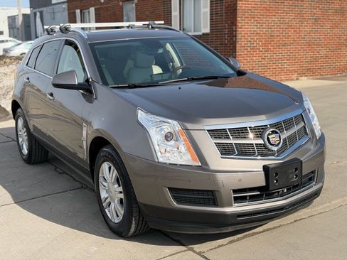 Used 2011 Cadillac SRX Luxury image 2
