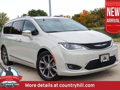 Used 2017 Chrysler Pacifica Limited