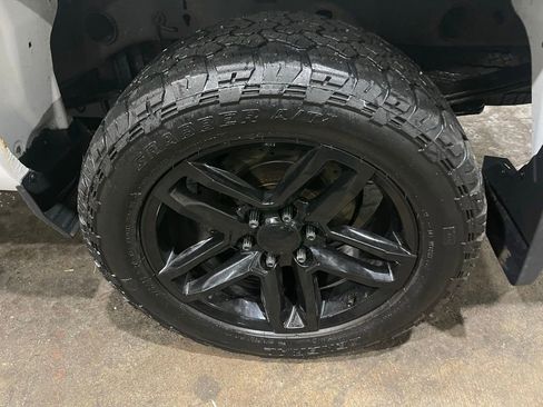 Used 2017 Chevrolet Silverado 1500 Custom w/ Custom Convenience Package image 34