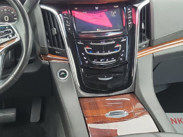 Used 2015 Cadillac Escalade Luxury AWD/4WD image 35