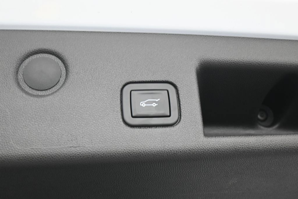Used 2024 Chevrolet Equinox LT FWD image 35