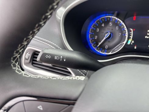 New 2026 Chrysler Pacifica Select w/ S Appearance Package image 25