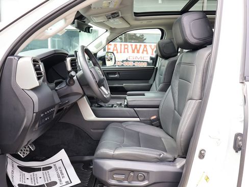 Used 2024 Toyota Sequoia Limited w/ TRD Off-Road Package AWD/4WD image 9