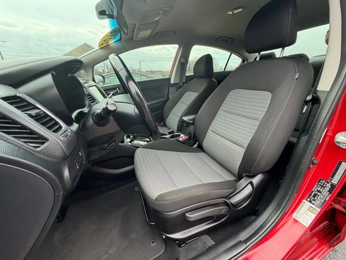 Used 2018 Kia Forte S image 17