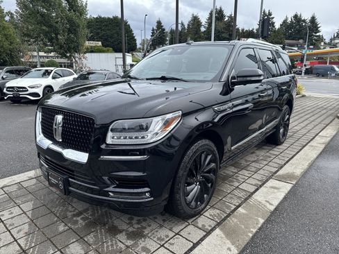 Used 2021 Lincoln Navigator Reserve AWD/4WD image 2