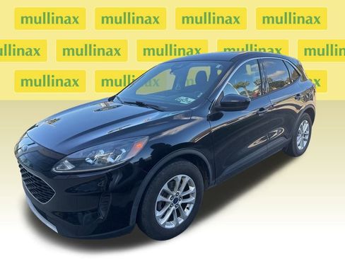 Used 2020 Ford Escape SE image 2