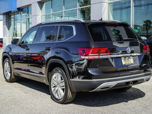 Used 2018 Volkswagen Atlas SEL Premium image 2