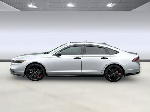 Used 2023 Honda Accord Sport image 2