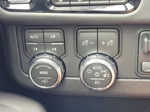 New 2026 GMC Yukon AT4 Ultimate AWD/4WD image 18