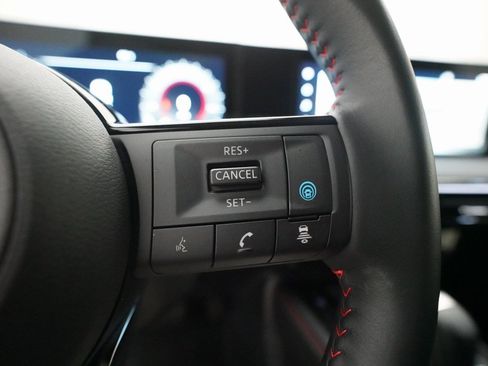 Certified 2025 Nissan Kicks SR image 18