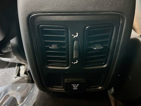 Used 2020 Jeep Grand Cherokee Altitude AWD/4WD image 18