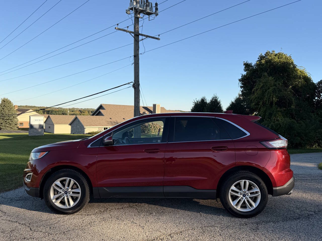 Used 2016 Ford Edge SEL w/ Equipment Group 201A AWD/4WD image 2