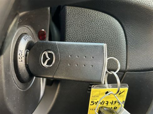 Used 2010 MAZDA MAZDA3 i Touring image 8