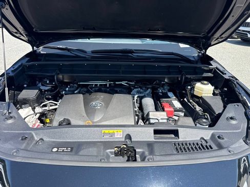 Used 2021 Toyota Highlander XLE FWD image 21