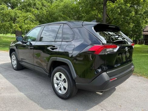 Used 2023 Toyota RAV4 LE FWD image 9