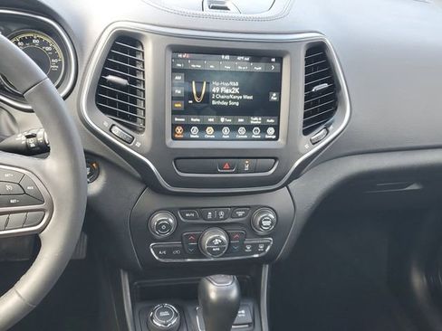 Used 2022 Jeep Cherokee Latitude Lux w/ Sun & Sound Group image 14