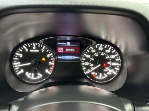 Used 2020 Nissan Pathfinder Platinum image 32