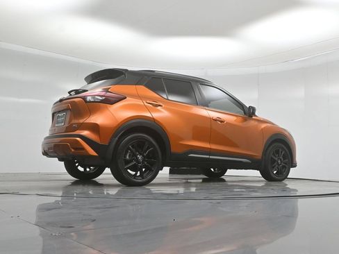 Used 2023 Nissan Kicks SR FWD image 47
