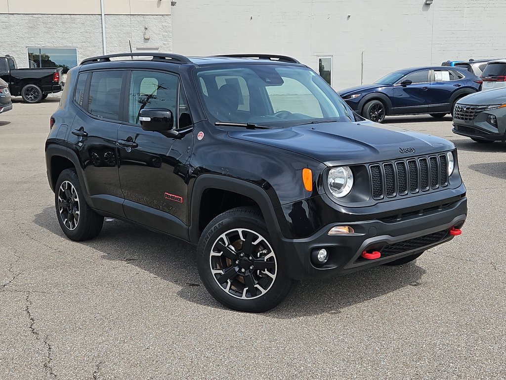 Used 2023 Jeep Renegade Trailhawk AWD/4WD image 32