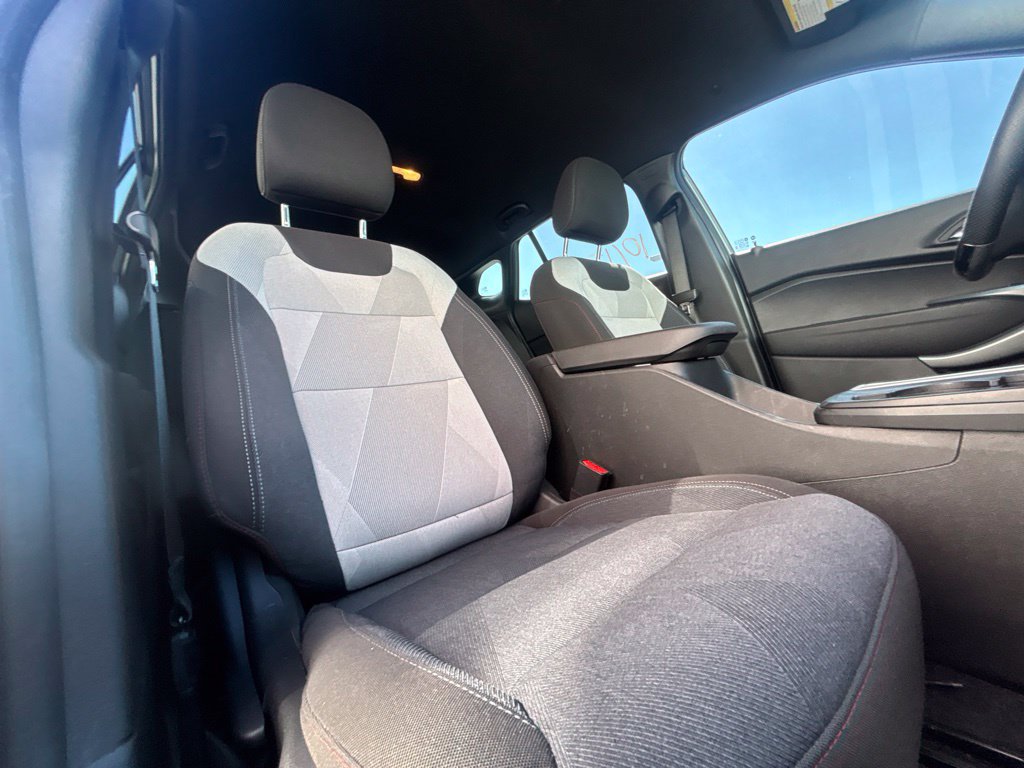 Used 2024 Chevrolet Trax RS FWD image 25
