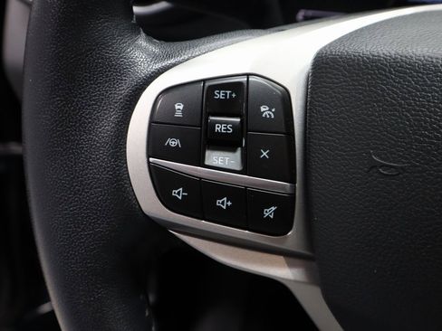 Certified 2022 Ford Explorer XLT w/ Equipment Group 202A image 32