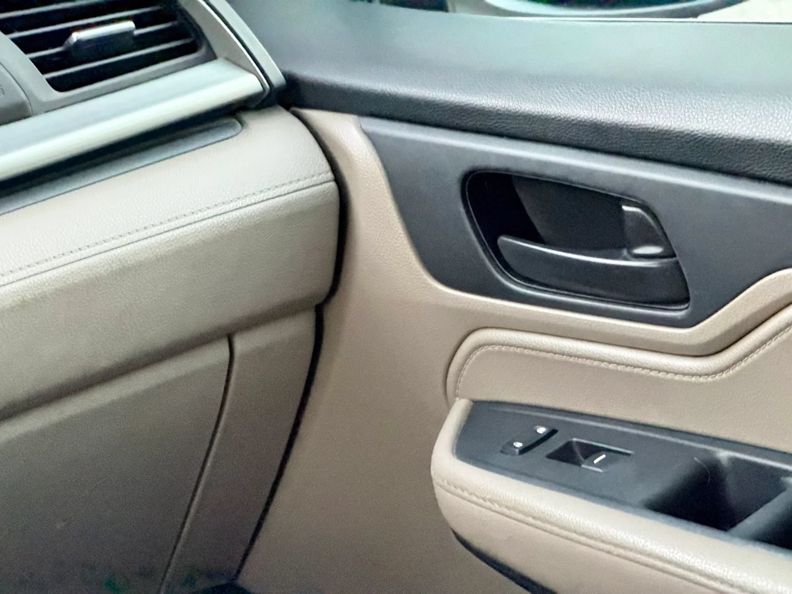 Used 2019 Honda Odyssey LX image 19