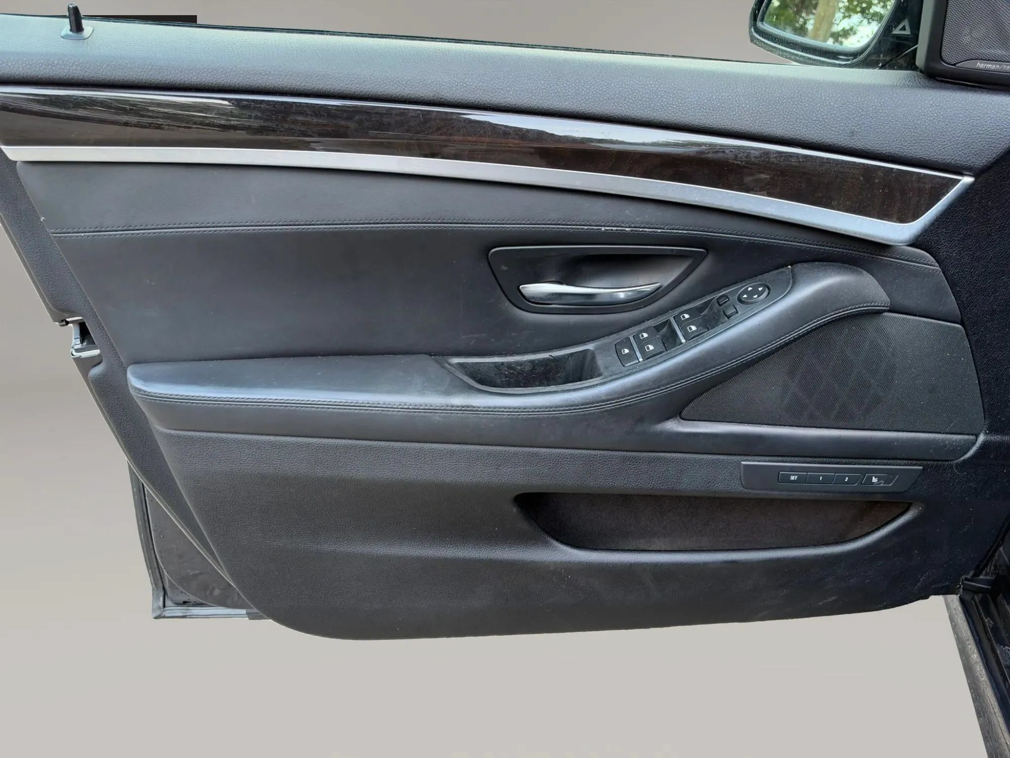 Used 2015 BMW 550i xDrive Sedan AWD/4WD image 10