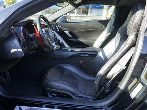 Used 2015 Chevrolet Corvette Z06 w/ 3LZ Preferred Equipment Group image 12
