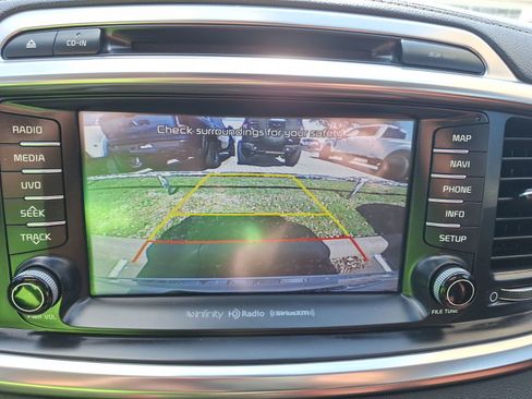 Used 2018 Kia Sorento SX image 26