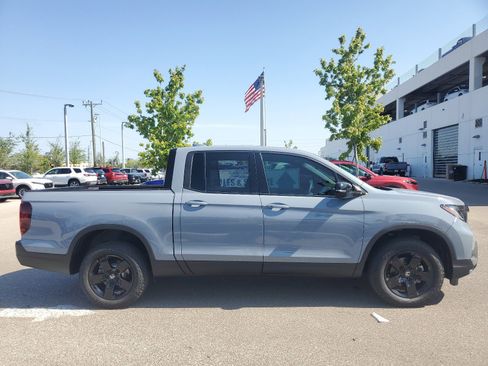 New 2026 Honda Ridgeline Black Edition image 2