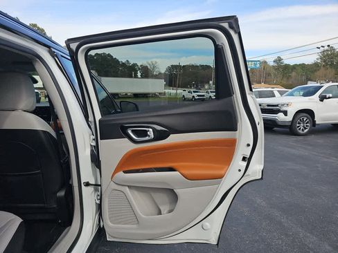Used 2022 Jeep Compass Limited AWD/4WD image 27