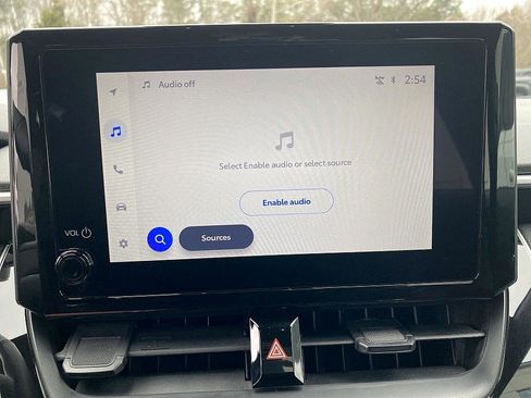 Certified 2025 Toyota Corolla SE image 19