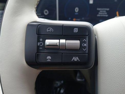 Certified 2025 Hyundai Santa Fe Calligraphy FWD image 33