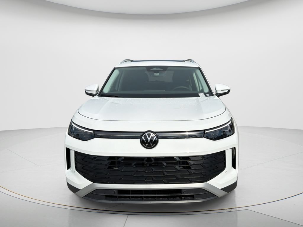 New 2026 Volkswagen Tiguan SE FWD image 2