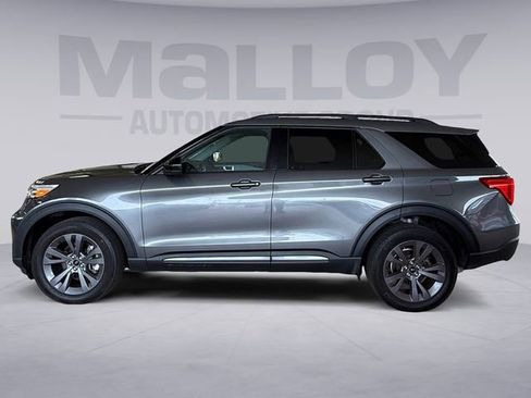 Used 2023 Ford Explorer XLT w/ Equipment Group 202A AWD/4WD image 2