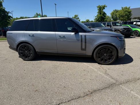 Used 2023 Land Rover Range Rover Long Wheelbase Autobiography AWD/4WD image 4